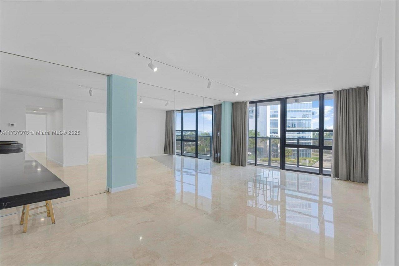 600 NE 36th St, Unit 414, Miami, FL 33137 Photo