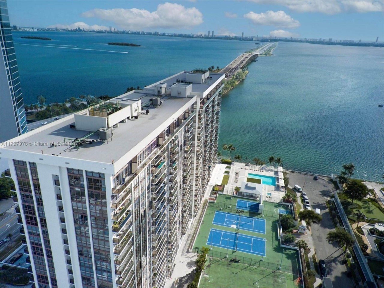 600 NE 36th St, Unit 414, Miami, FL 33137 Photo