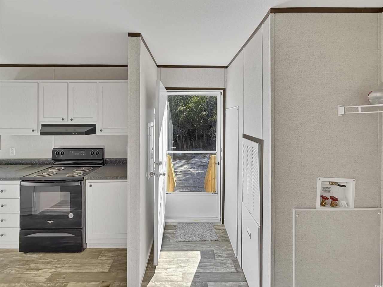 1455 Francis Marion Dr. Photo 4