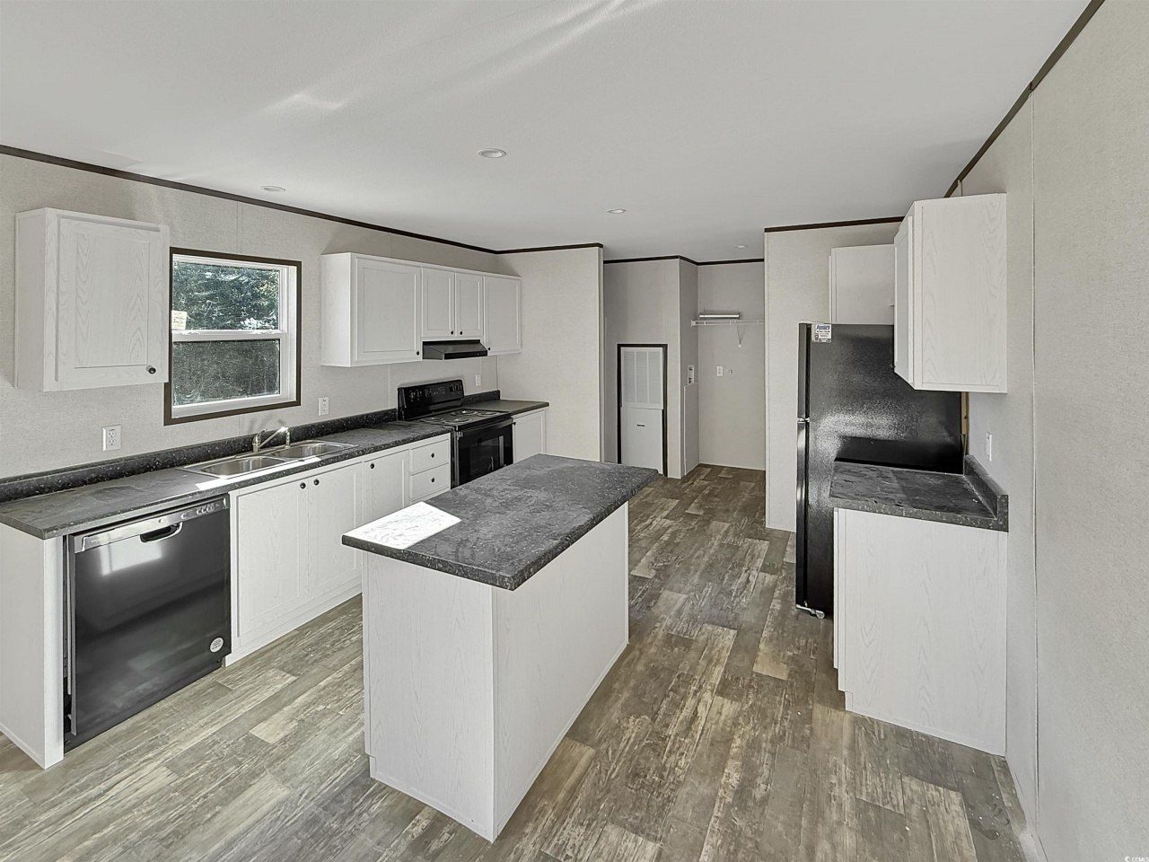 1455 Francis Marion Dr. Photo 6