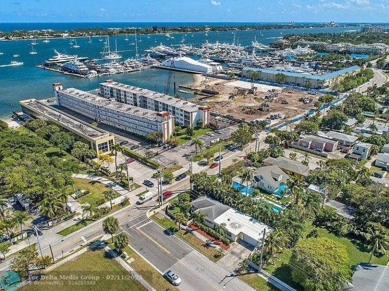 400 45th St, West Palm Beach, FL 33407 Photo