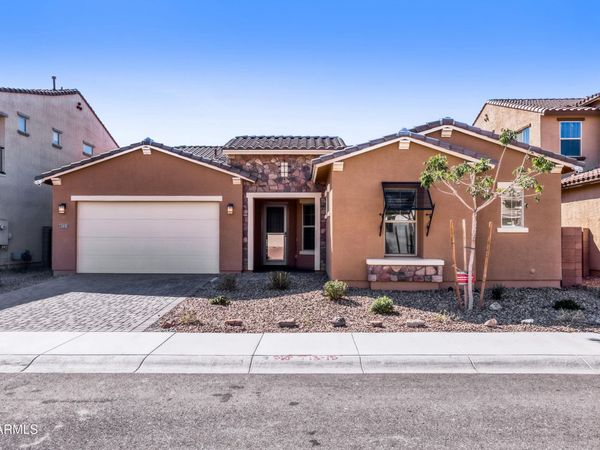 8723 W VISTA Avenue, Glendale, AZ 85305