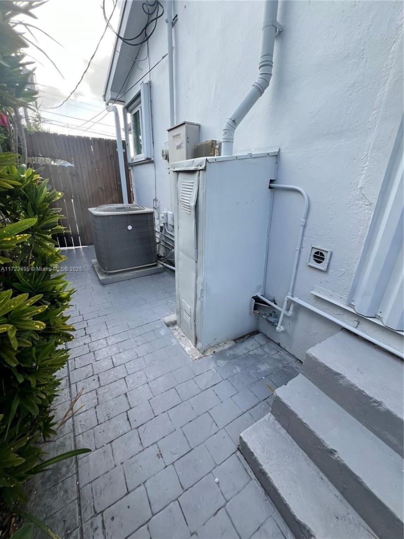 7549 Adventure Ave, North Bay Village, FL 33141 Photo