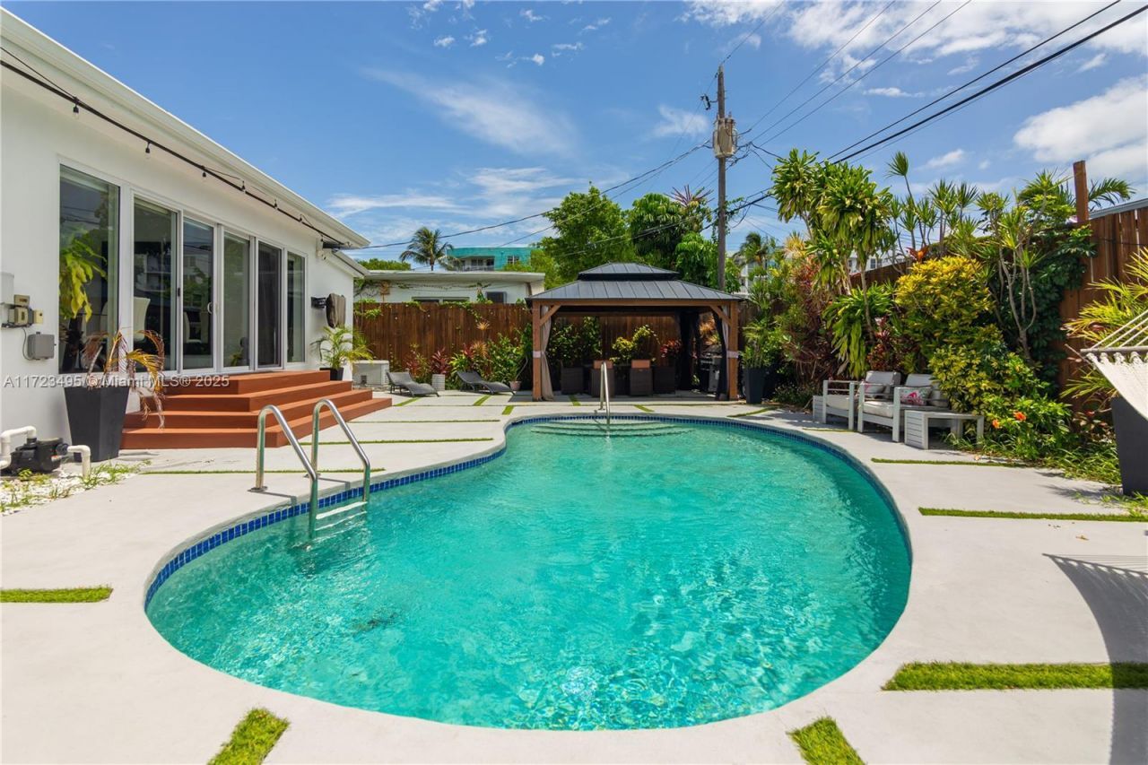 7549 Adventure Ave, North Bay Village, FL 33141 Photo