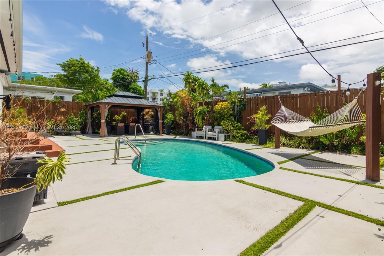 7549 Adventure Ave, North Bay Village, FL 33141 Photo