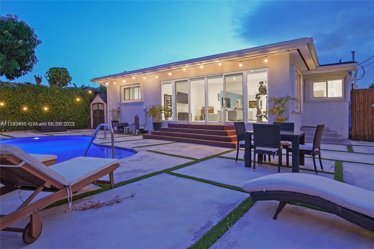 7549 Adventure Ave, North Bay Village, FL 33141 Photo