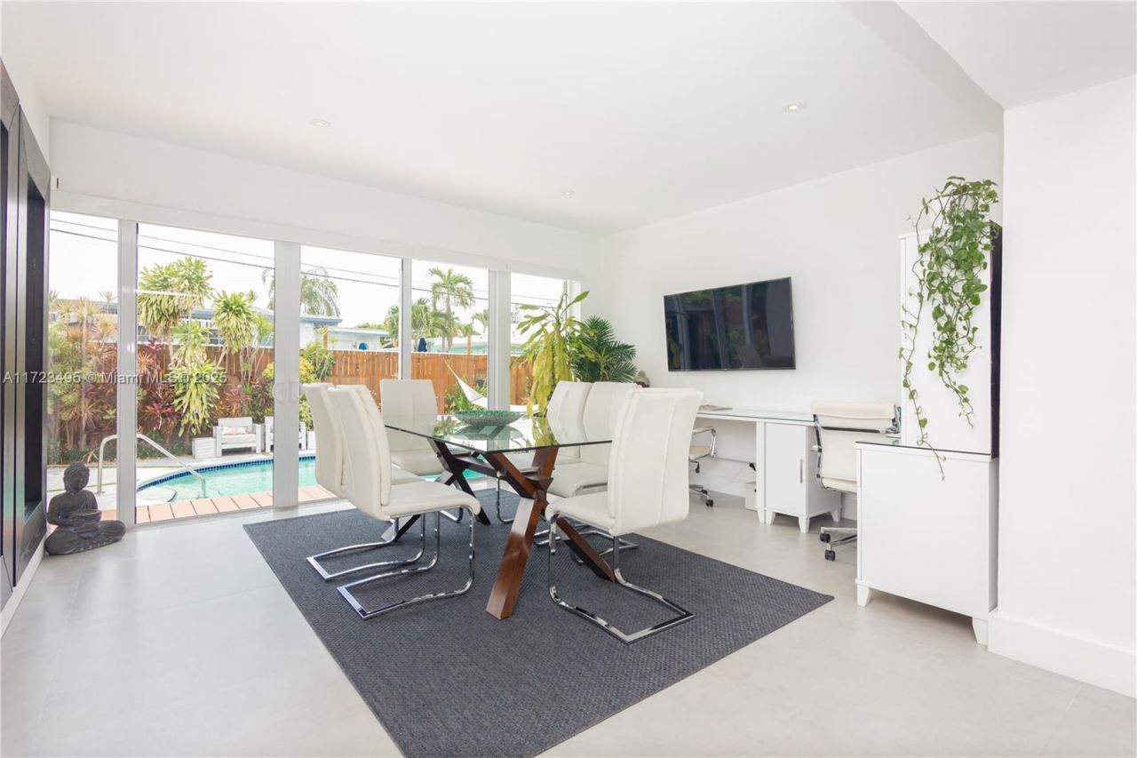 7549 Adventure Ave, North Bay Village, FL 33141 Photo