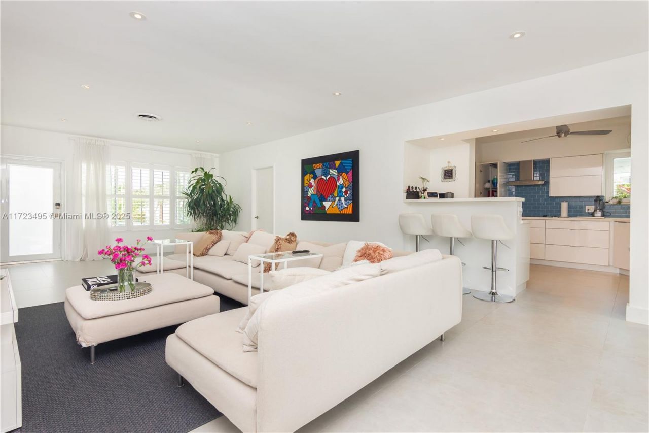 7549 Adventure Ave, North Bay Village, FL 33141 Photo