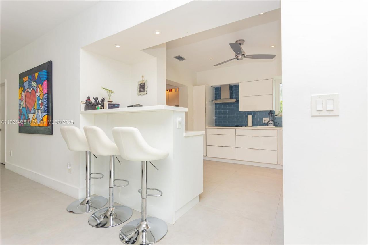 7549 Adventure Ave, North Bay Village, FL 33141 Photo