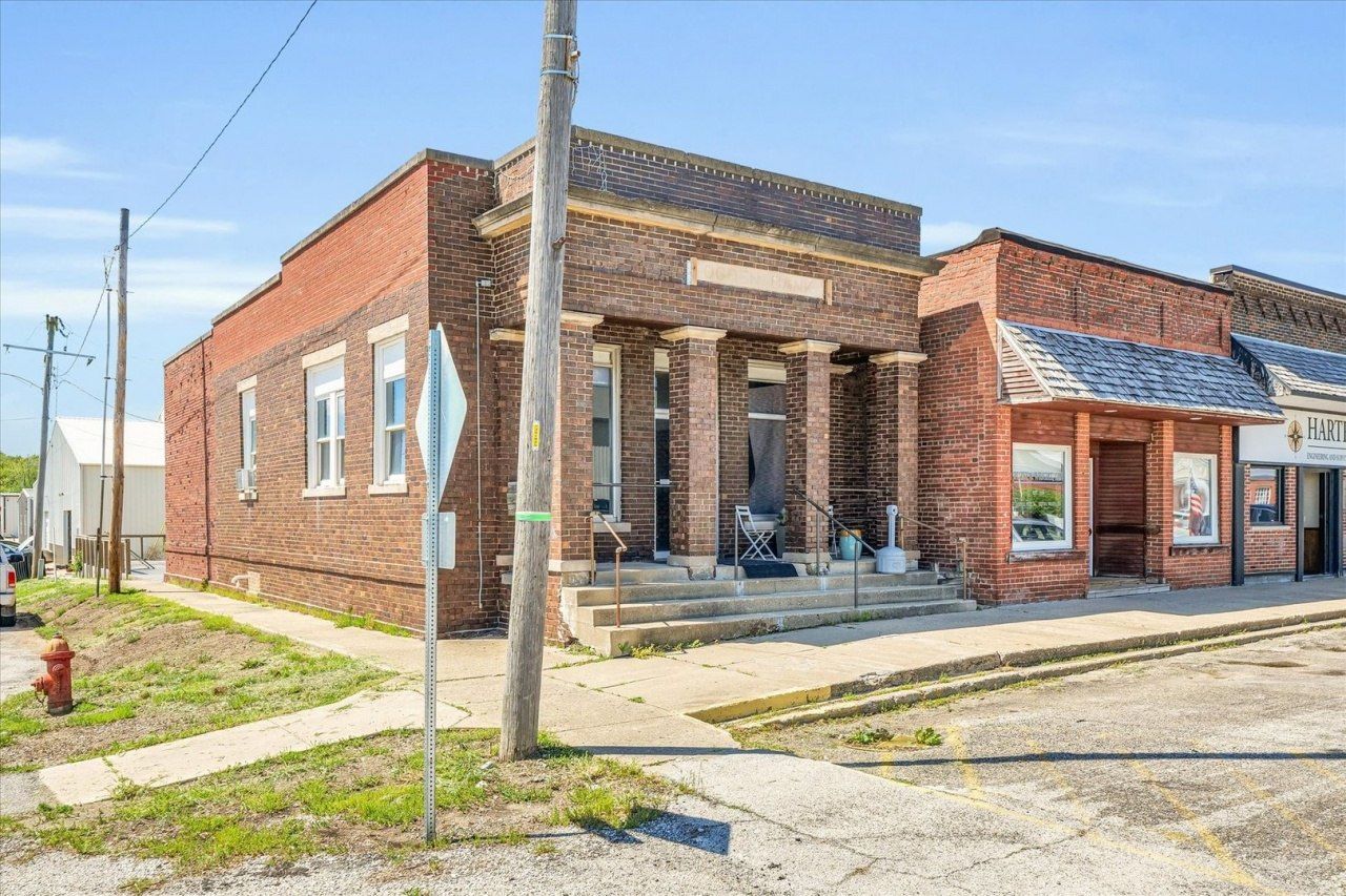 121 S East Avenue, Ogden, IL 61859