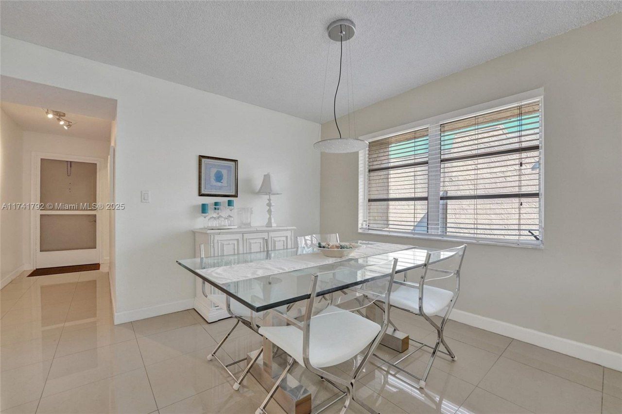 6080 NW 44th St, Unit 401, Lauderhill, FL 33319 Photo