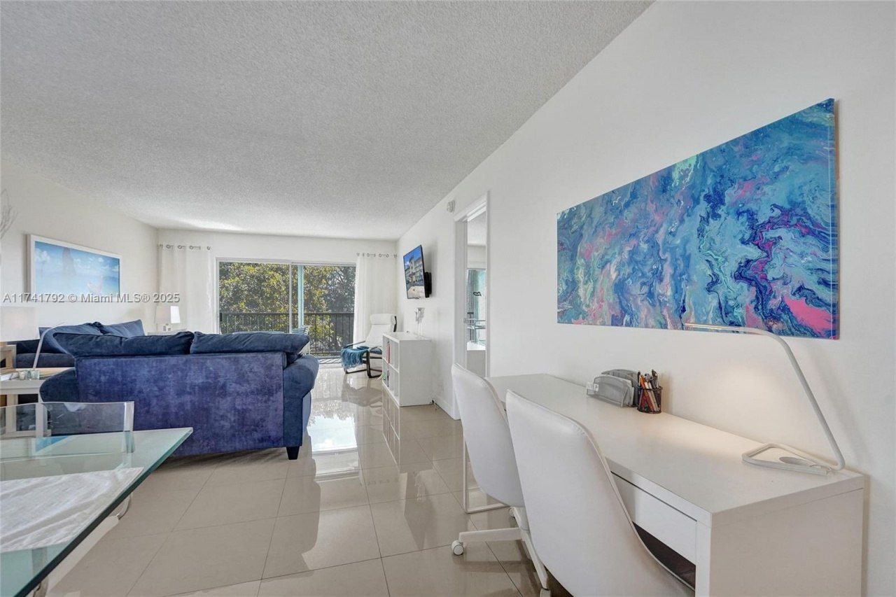 6080 NW 44th St, Unit 401, Lauderhill, FL 33319 Photo