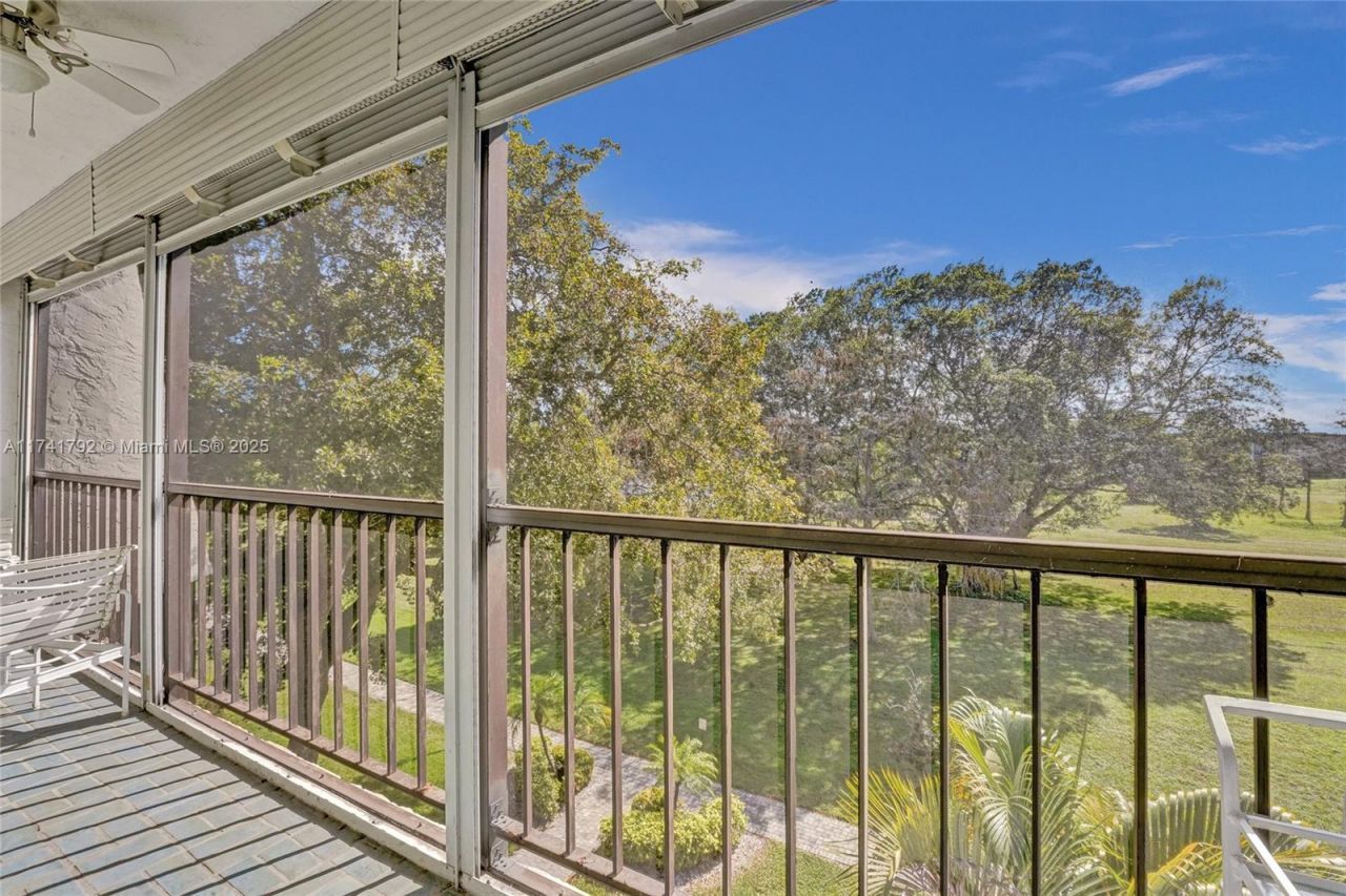 6080 NW 44th St, Unit 401, Lauderhill, FL 33319 Photo