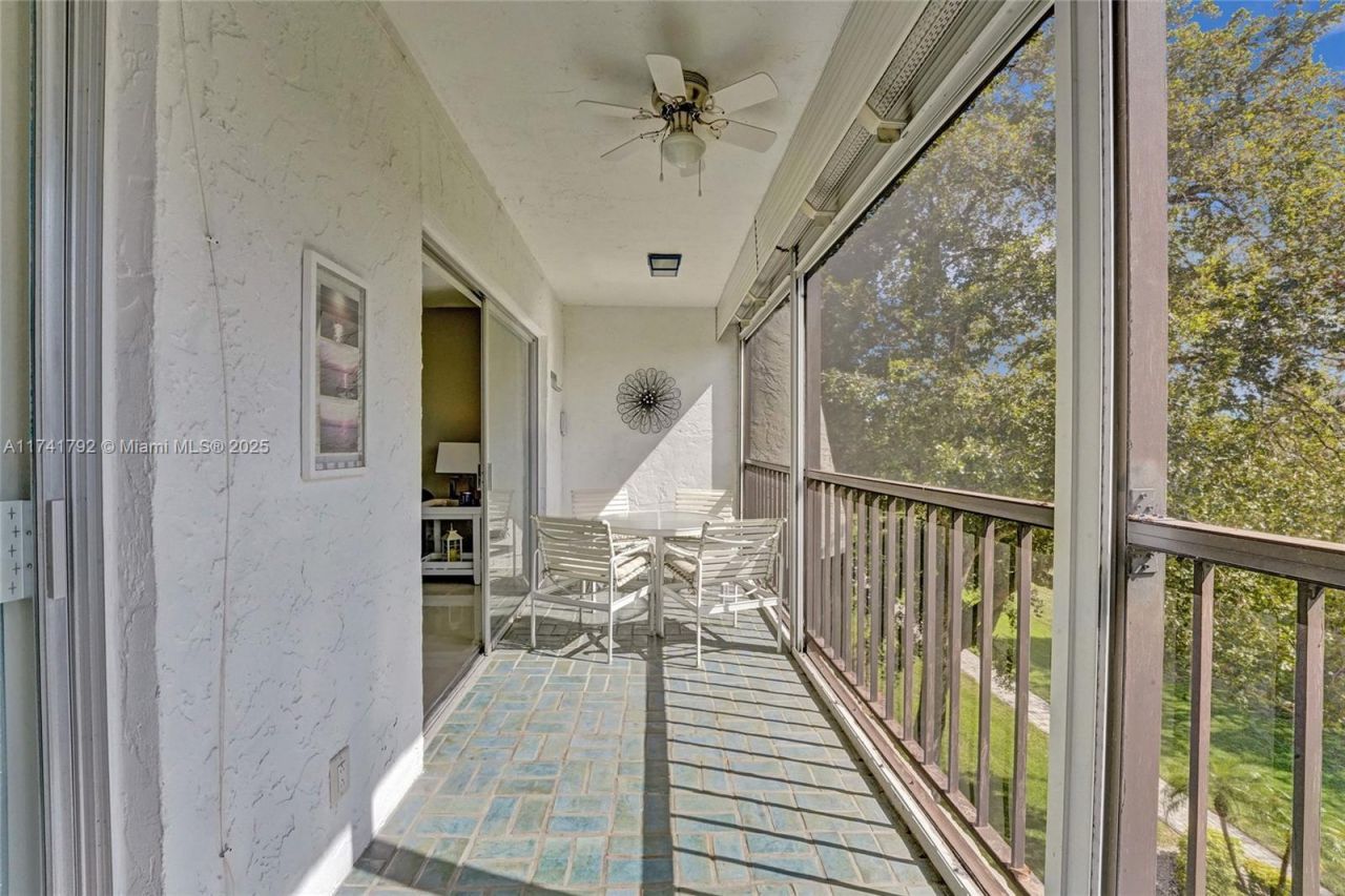 6080 NW 44th St, Unit 401, Lauderhill, FL 33319 Photo