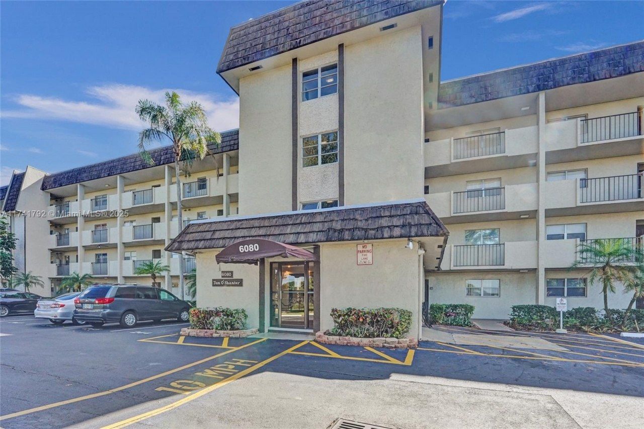 6080 NW 44th St, Unit 401, Lauderhill, FL 33319 Photo