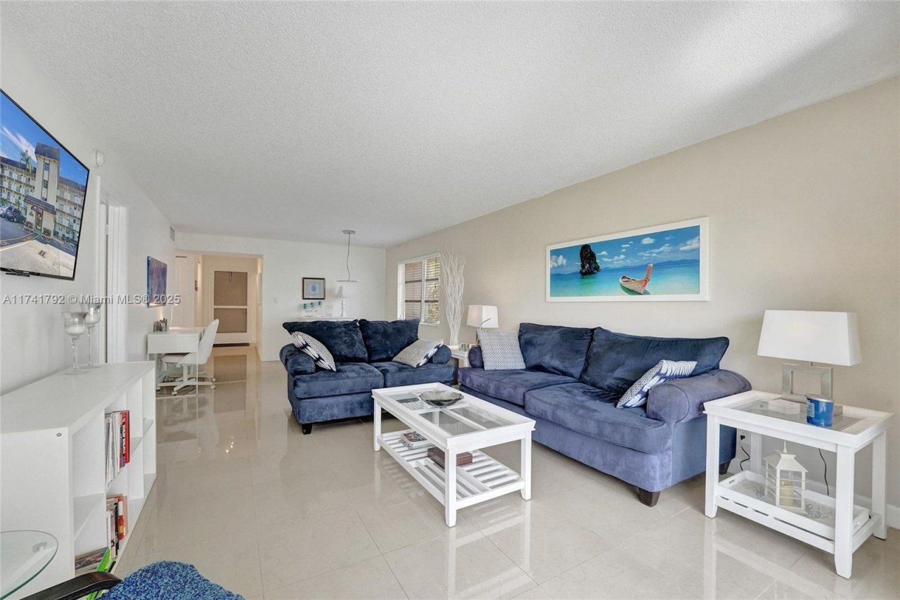 6080 NW 44th St, Unit 401, Lauderhill, FL 33319 Photo