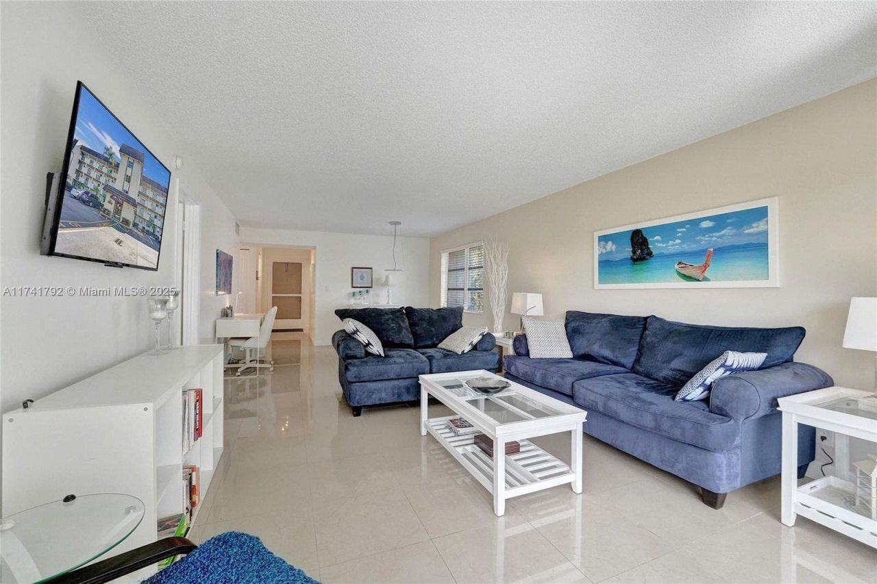 6080 NW 44th St, Unit 401, Lauderhill, FL 33319 Photo