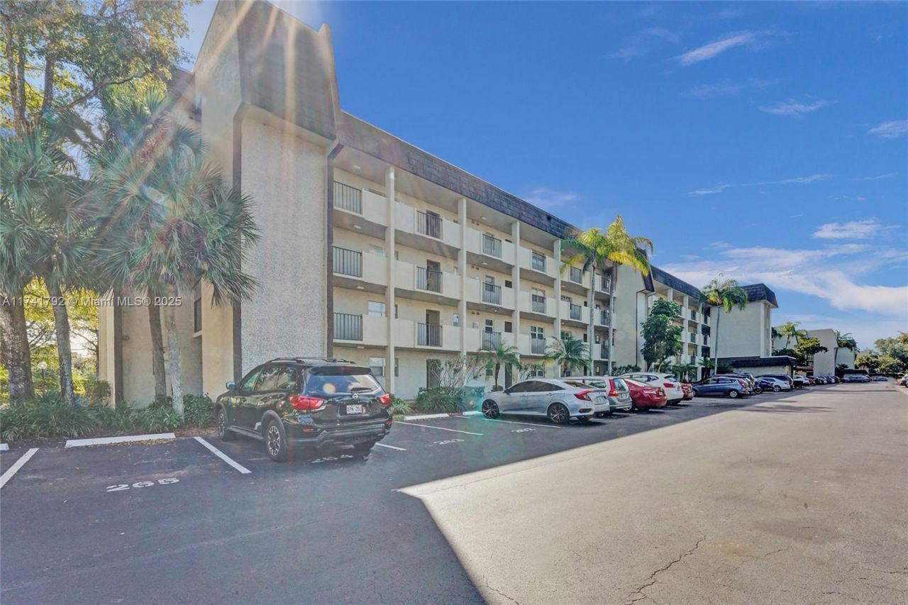 6080 NW 44th St, Unit 401, Lauderhill, FL 33319 Photo