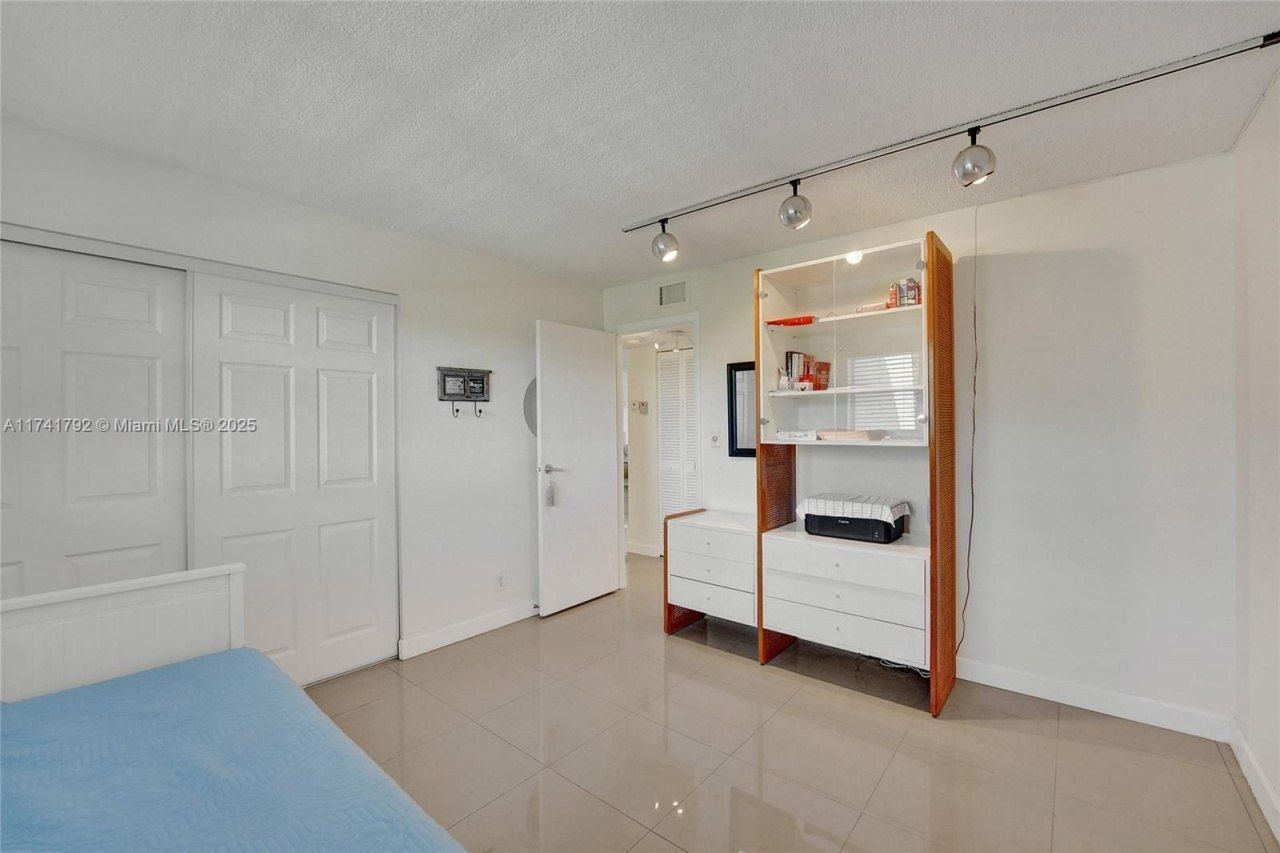 6080 NW 44th St, Unit 401, Lauderhill, FL 33319 Photo