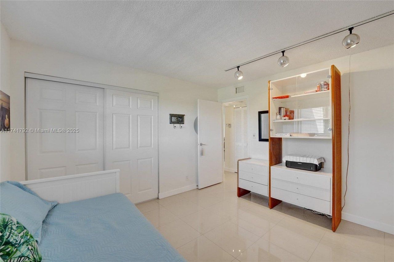 6080 NW 44th St, Unit 401, Lauderhill, FL 33319 Photo