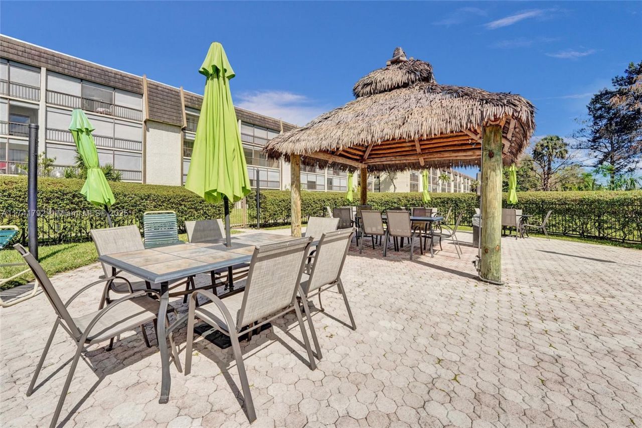 6080 NW 44th St, Unit 401, Lauderhill, FL 33319 Photo