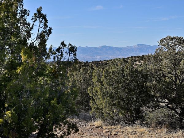 18 Via Diamante, Santa Fe, NM 87506