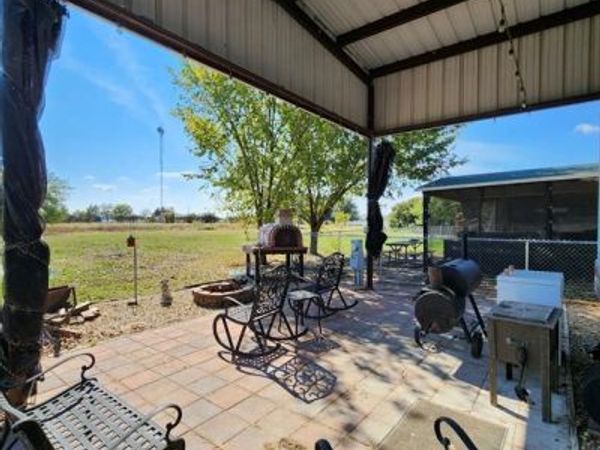 1040 Pelican Isle Drive, Kerens, TX 75144