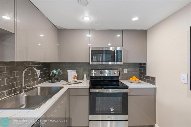 4013 N Ocean Drive, Unit 107, Lauderdale by the Sea, FL 33308 Photo