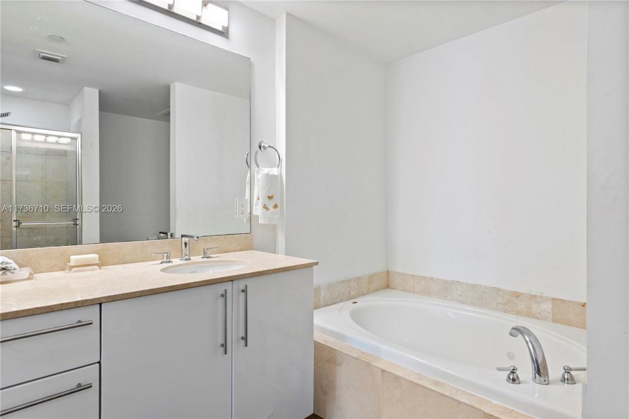 3330 NE 190th St, Unit 1715, Aventura, FL 33180 Photo