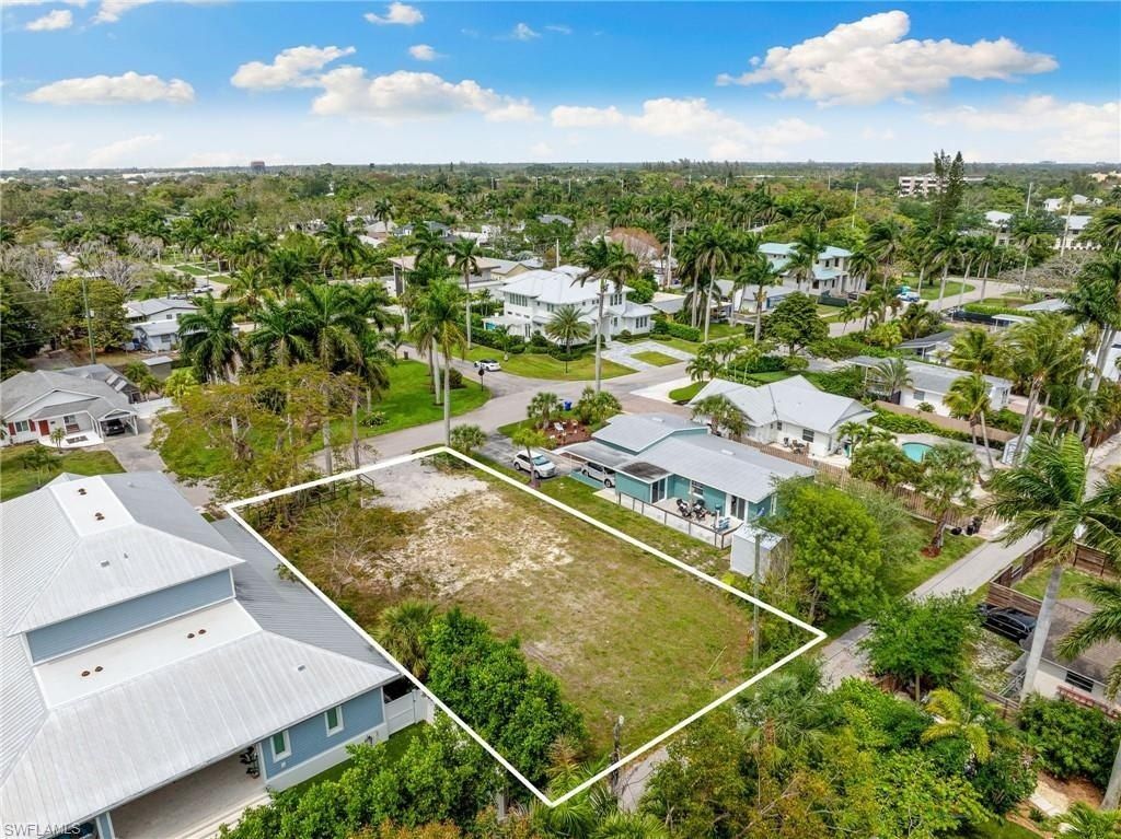 1084 Broad Ave N, Naples, FL 34102 Photo