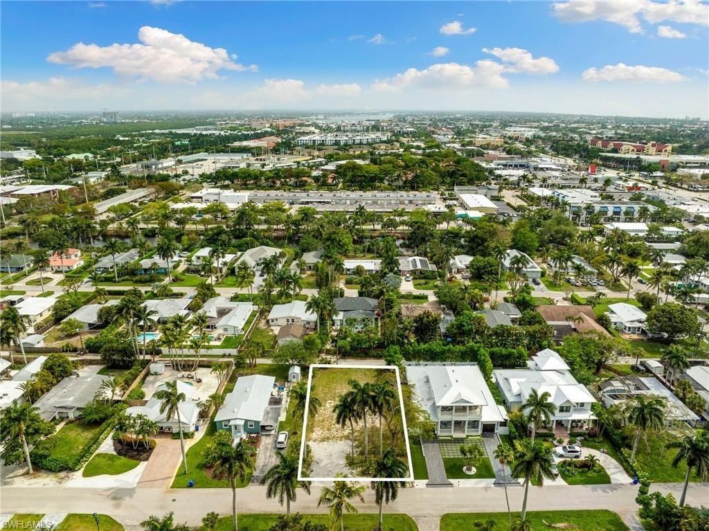 1084 Broad Ave N, Naples, FL 34102 Photo