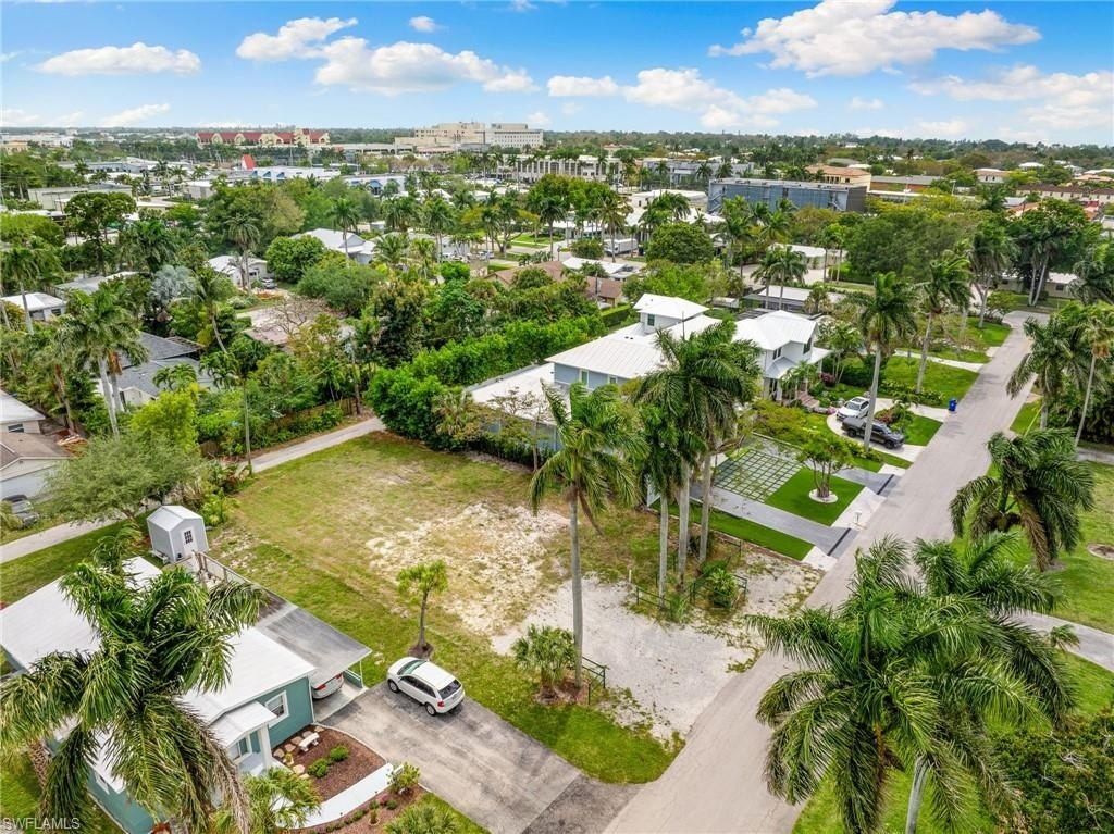 1084 Broad Ave N, Naples, FL 34102 Photo