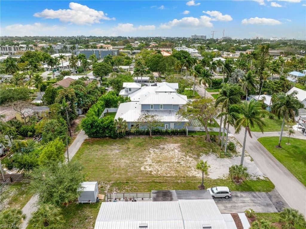 1084 Broad Ave N, Naples, FL 34102 Photo