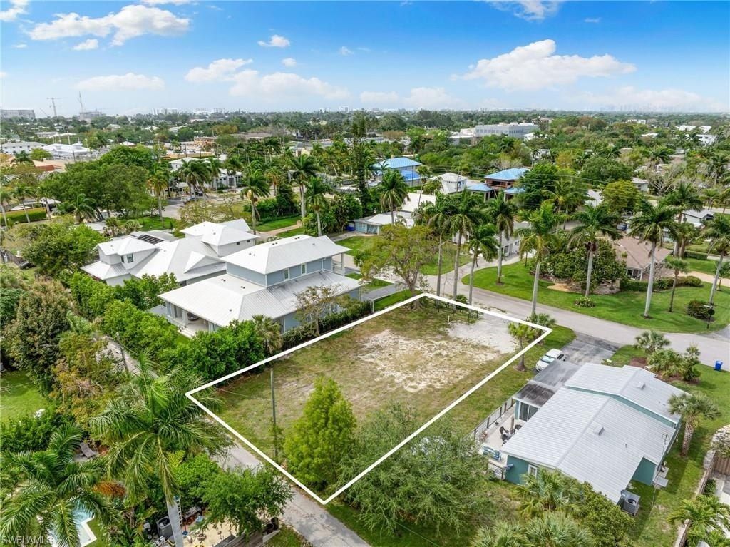 1084 Broad Ave N, Naples, FL 34102 Photo