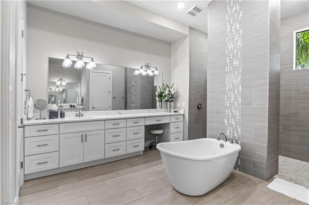 2410 Kismet Lakes Ln, Cape Coral, FL 33993 Photo