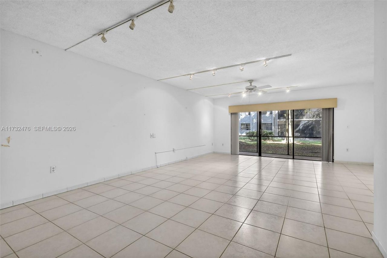 481 Ives Dairy Rd, Unit 105-4, Miami, FL 33179 Photo