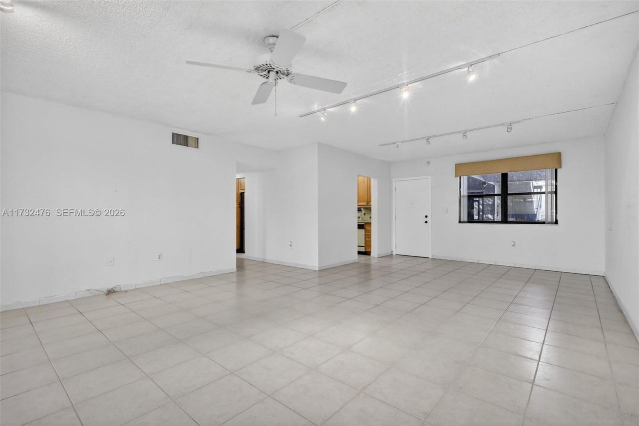 481 Ives Dairy Rd, Unit 105-4, Miami, FL 33179 Photo