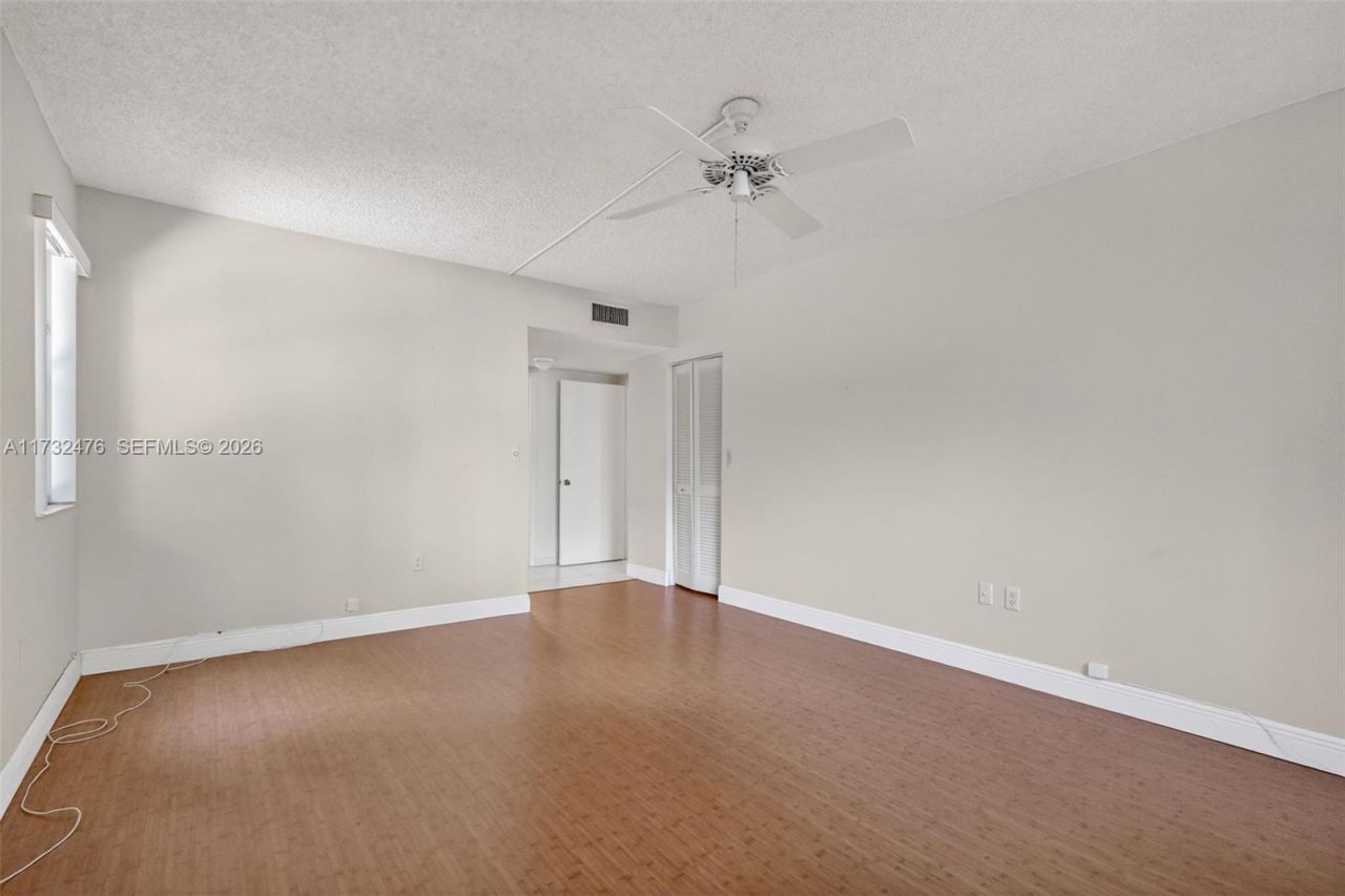 481 Ives Dairy Rd, Unit 105-4, Miami, FL 33179 Photo