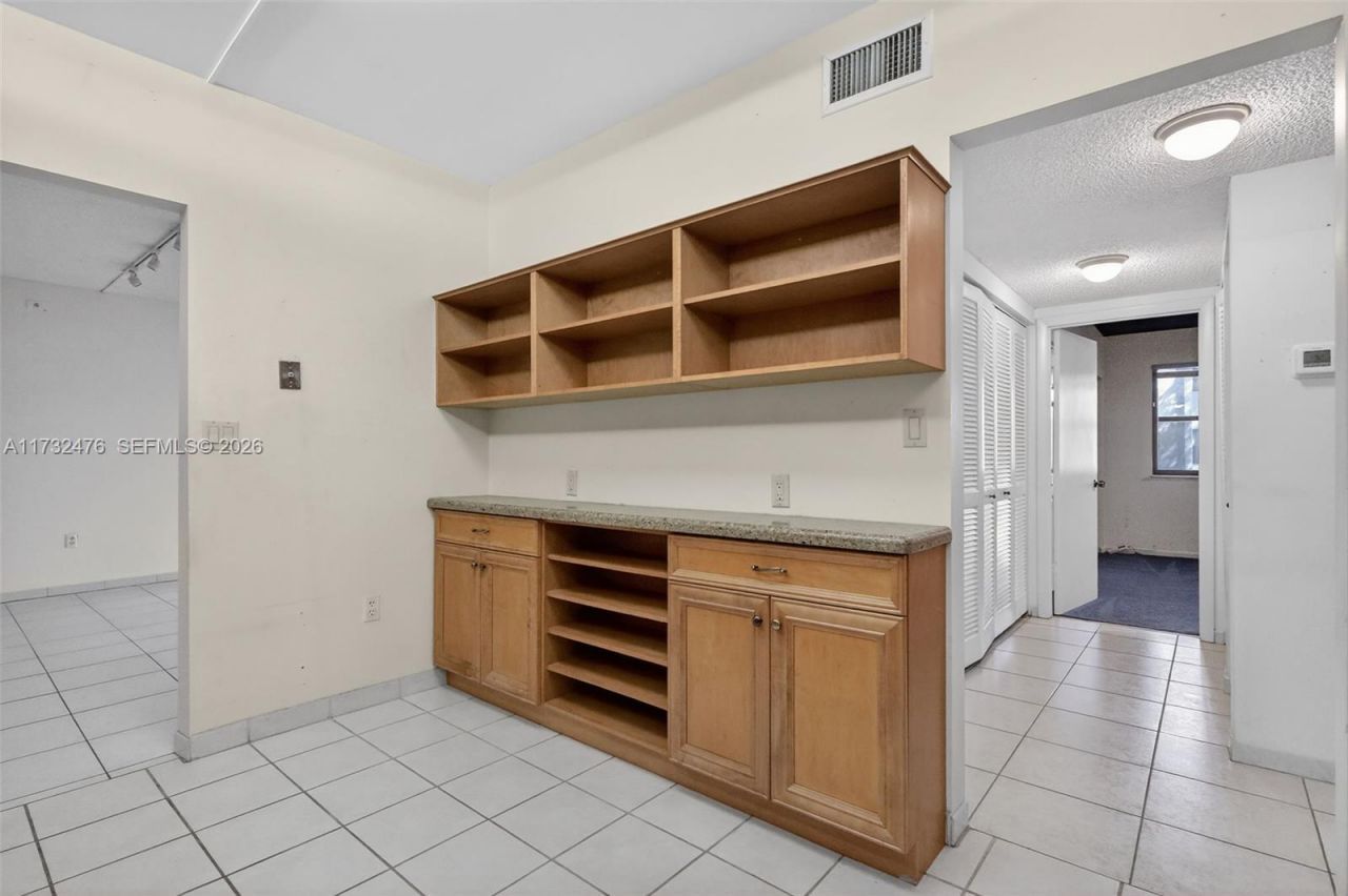 481 Ives Dairy Rd, Unit 105-4, Miami, FL 33179 Photo