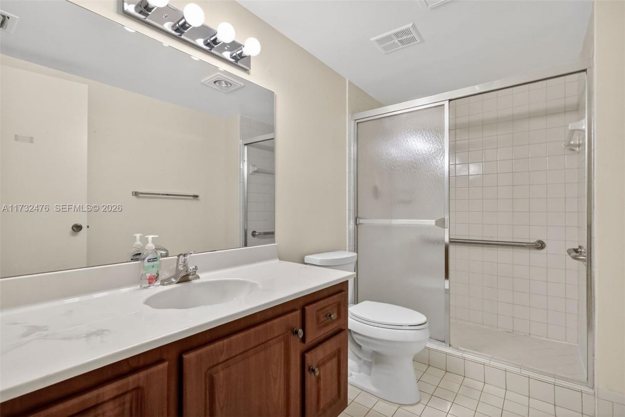 481 Ives Dairy Rd, Unit 105-4, Miami, FL 33179 Photo