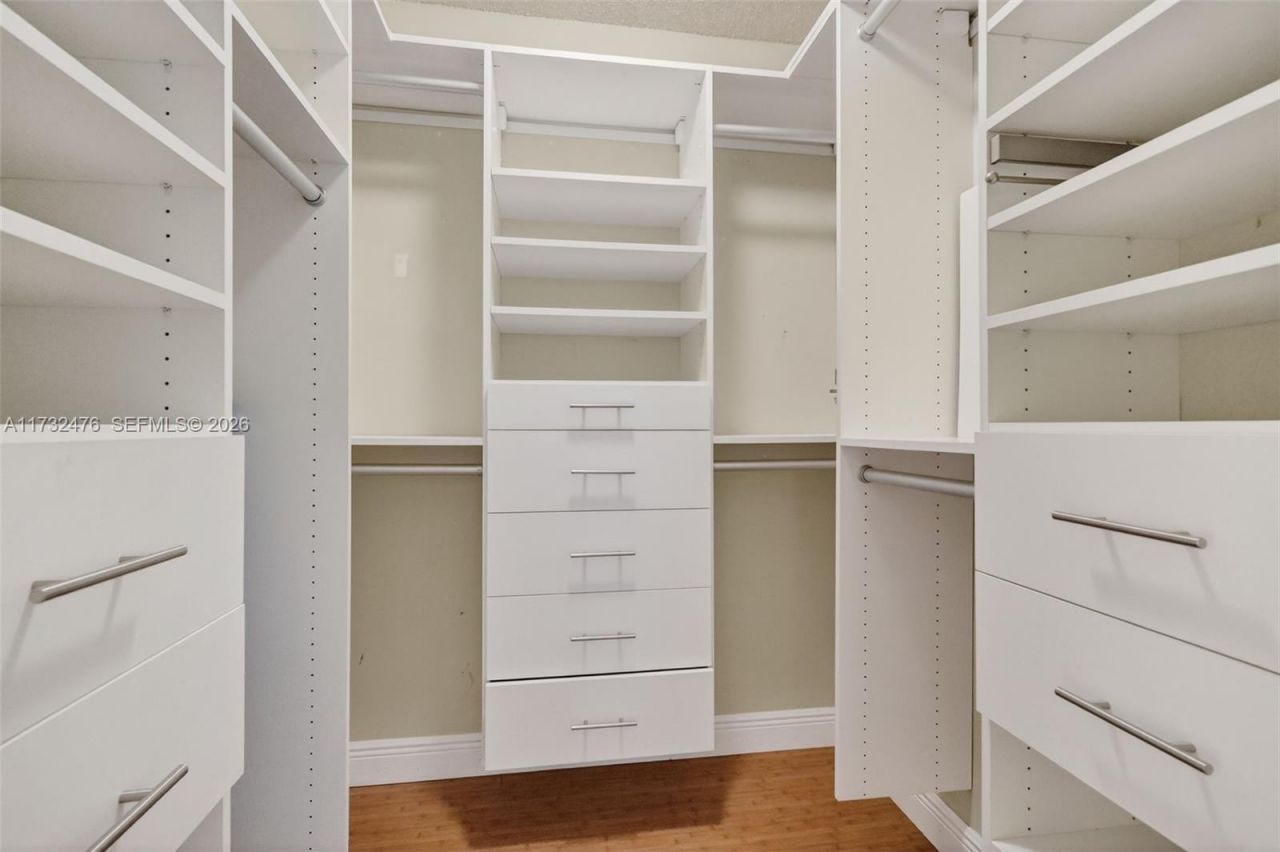 481 Ives Dairy Rd, Unit 105-4, Miami, FL 33179 Photo