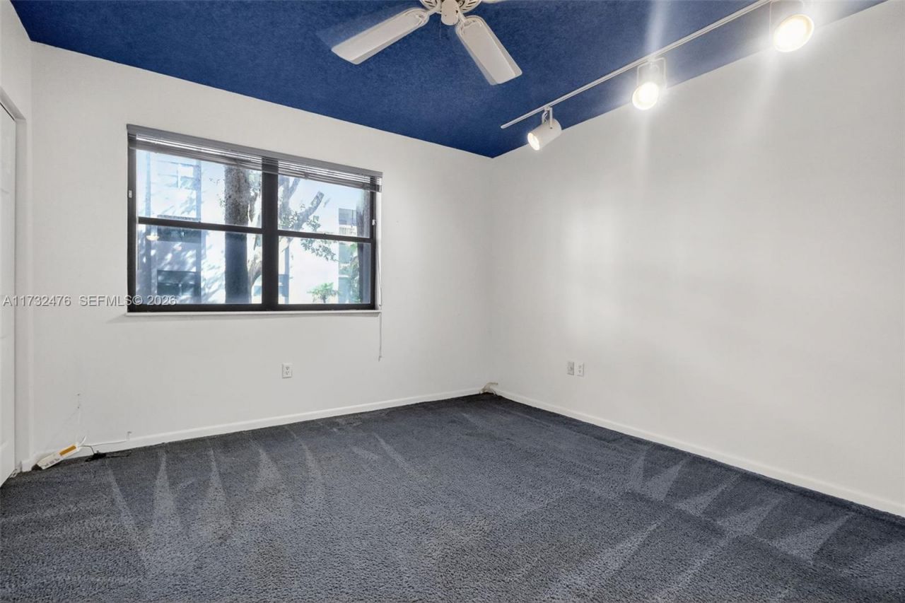 481 Ives Dairy Rd, Unit 105-4, Miami, FL 33179 Photo