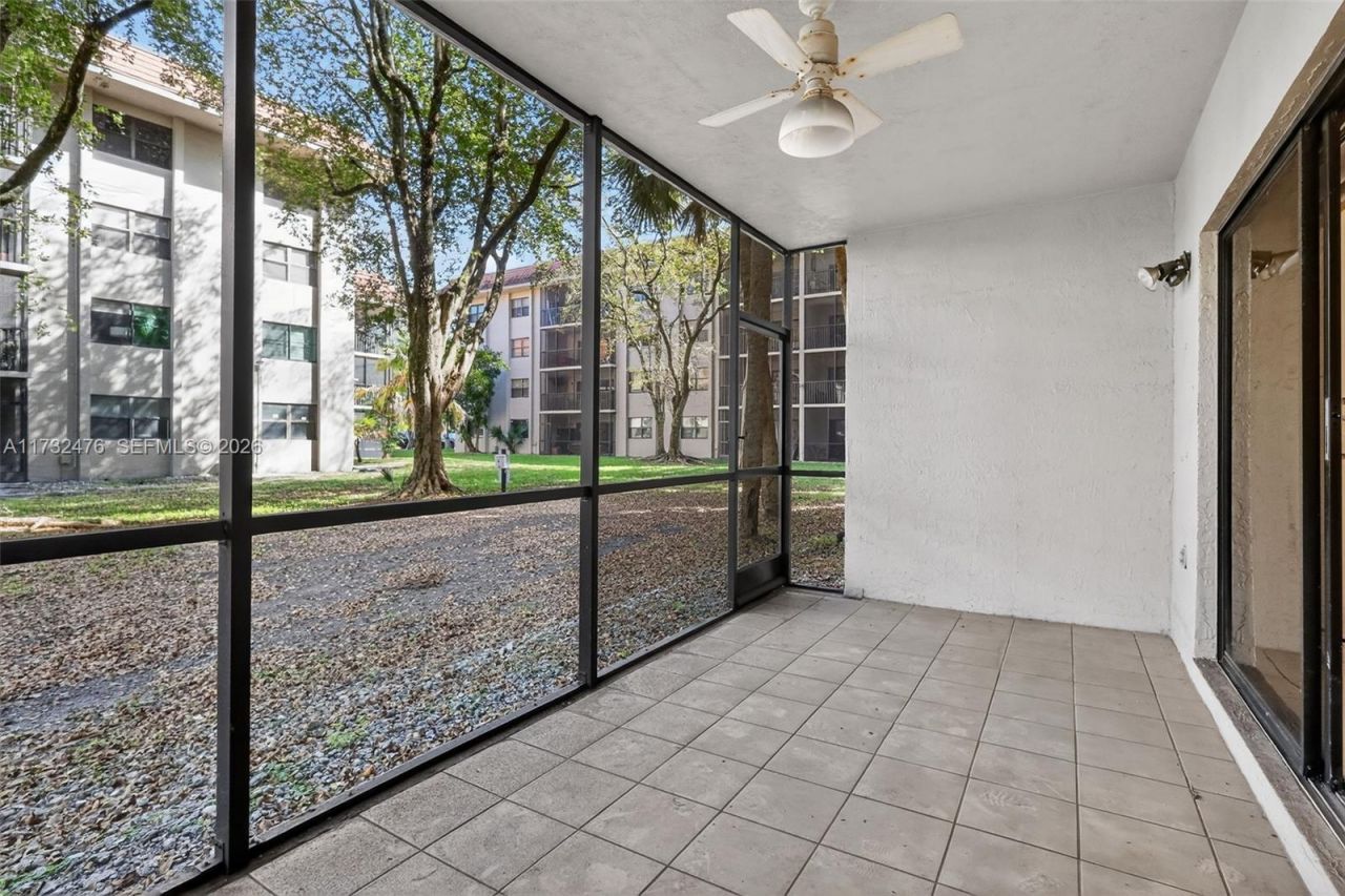 481 Ives Dairy Rd, Unit 105-4, Miami, FL 33179 Photo