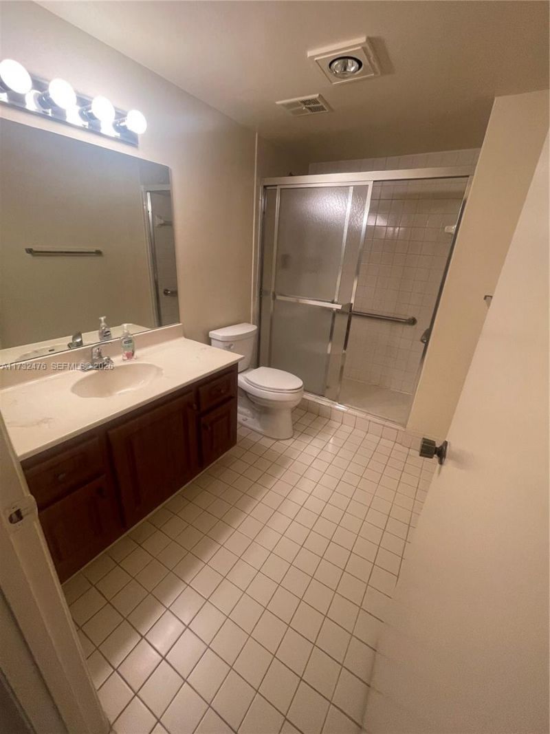 481 Ives Dairy Rd, Unit 105-4, Miami, FL 33179 Photo