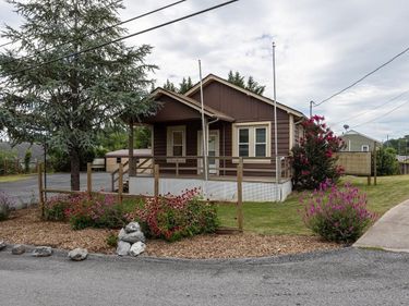 2408 CEDAR ST, STAUNTON, VA 24401