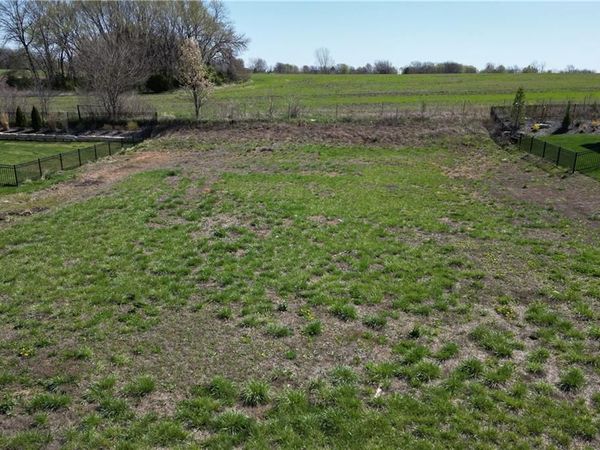 4716 SE Lyne Street, Blue Springs, MO 64014