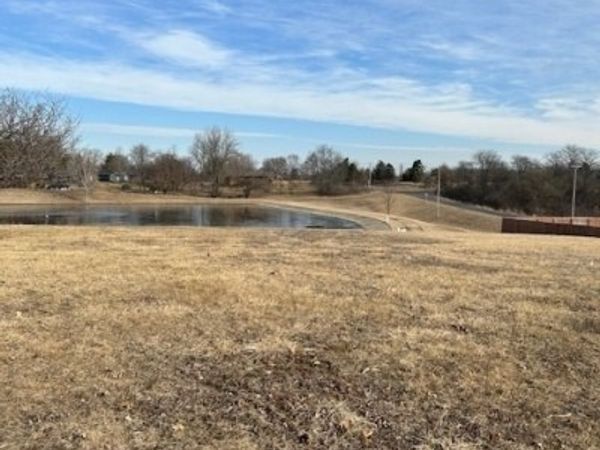 19977 Jared Drive, Bloomington, IL 61705