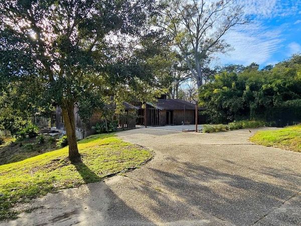 6710 Highland Rd, Baton Rouge, LA 70808