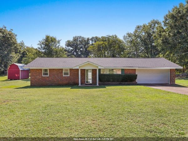 241 Meadow Hill Rd, Sheffield, AL 35660