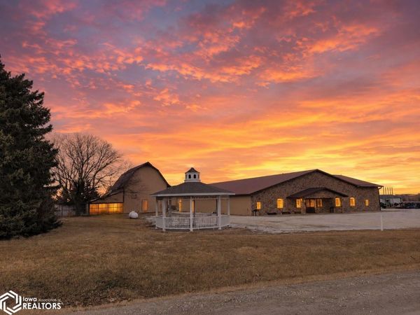 20595 255Th Street, Sigourney, IA 52591